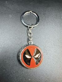 LLAVERO METAL ABREBOTELLA DEADPOOL